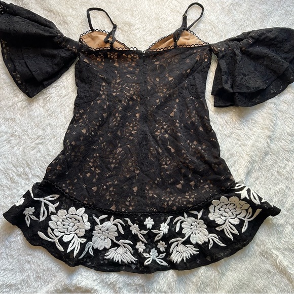 For love and lemons lace off shoulder mini dress - Picture 4 of 6